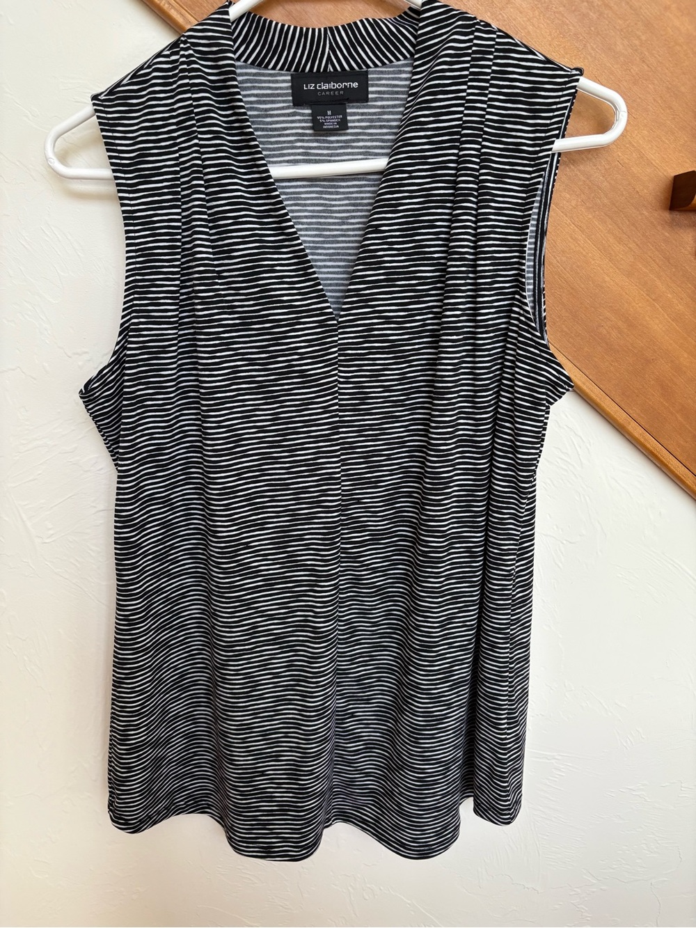 Super flattering Liz Claiborne Black and White Striped V-Neck Sleeveless Tank